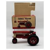 1/16 Farmall 460 in Box - Eska