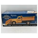 1/16 International K5 w/ V Plow