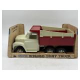 1/16 International Hyd Dump Truck in Bubble Box