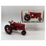 1/16 Farmall 400 in Box - Eska