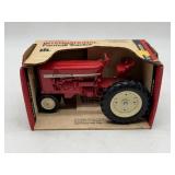 1/16 International 544 in Box