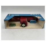 1/16 International Hay Baler in Blue Box