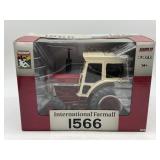 1/16 International 1566 w/ Cab & FWA NFTM