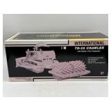 1/25 International TD25 Crawler w/ Sheeps Foot