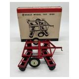 1/16 International Disc in Box - Ertl