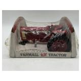 1/16 Farmall 806 in Bubble Box - Ertl