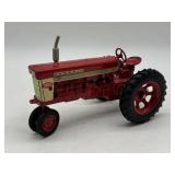 1/16 Farmall 560 - Eska