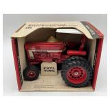 1/16 International 1466 w/ ROPS in Box - Toy Farme