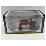 1/16 Farmall Cub w/ Loader - Speccast