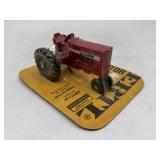 1/32 International 656 Tractor on Card
