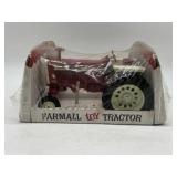1/16 Farmall 1206 in Bubble Box - Ertl