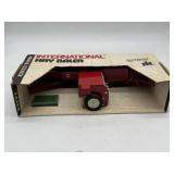 1/16 International Hay Baler in Box