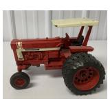 1/16 Ertl International Hydro 100 Tractor