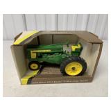 1/16 John Deere 1953 70 Row-Crop Tractor