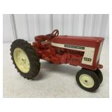 1/16 International 404 Tractor