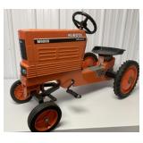 Kubota M9000 Utility Special Pedal Tractor