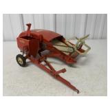 1/16 Tru-Scale Pull Type Combine Harvester
