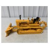 1/16 Ertl John Deere 2010 Crawler/ Pan Breaker