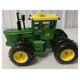 1/16 Ertl John Deere 7020 Tractor
