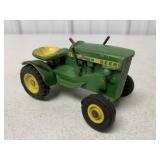 1/16 John Deere 110 Lawn & Garden Tractor