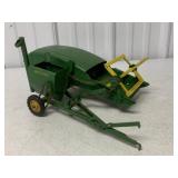 1/16 John Deere Combine