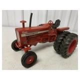 1/16 Ertl International Farmall 1456 Tractor