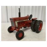 1/16 Ertl International Farmall 1566 Tractor