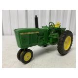 1/16 John Deere Tractor