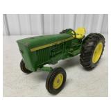 1/16 John Deere Tractor