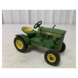 1/16 John Deere 110 Lawn & Garden Tractor