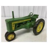 1/16 John Deere Tractor