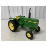 1/16 Ertl John Deere Tractor