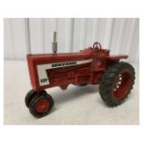 1/16 Ertl International Farmall 806 Tractor