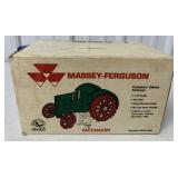 1/16 Ertl McCormick Farmall Super H Tractor