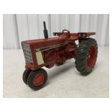 1/16 Ertl International 686 Tractor
