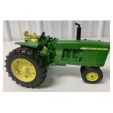 1/16 Ertl John Deere 4020 w/ lights and sound