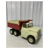 Ertl International 1600 Pressed Steel Dump Truck