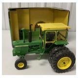 1/16 John Deere 4320 Diesel w/ Hiniker cab