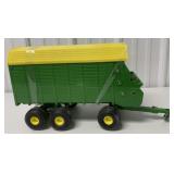 1/16 Ertl John Deere Big Farm Forage Wagon