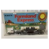 1/64 Ertl Farmland Express