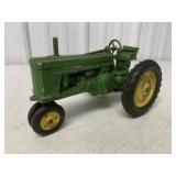 1/16 John Deere Tractor