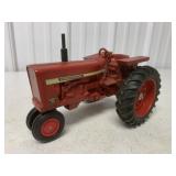 1/16 Ertl International Farmall 656 Tractor