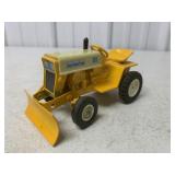 1/16 International Cub Cadet 122 Lawn Tractor