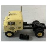 1/64 NEO Scale Models Kenworth 521 "Bull Nose"