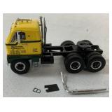 1/64 NEO Scale Models IH DCOF-405 1964