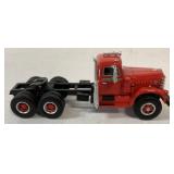 1/64 NEO Scale Models Diamond T 921 1955