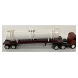 1/64 custom built flatbed tractor trailer w/load