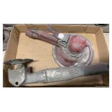2 sanding air tools