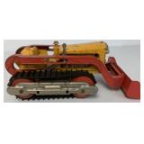Hubley crawler w/bucket