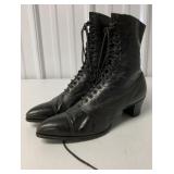 ladies lace up Victorian shoes